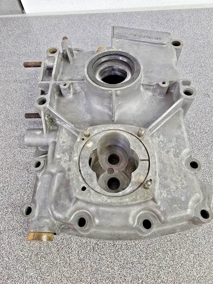 VERY NICE ORIGINAL 1966 PORSCHE 912 ENGINE BLOCK 3RD THIRD MEMBER 830390 - Image 2 of 4