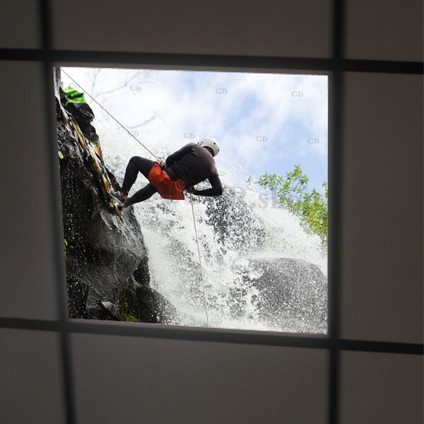 Dalle LED 60x60 cm décor diffusant Canyoning 1 contre la fatigue visuelle au bureau