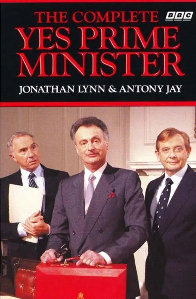The Complete Yes Prime Minister | Jonathan Lynn (U. A.) | Taschenbuch | Englisch-image