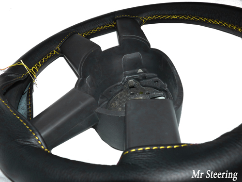 FITS VW POLO MK4 9N 9N3 BLACK ITALIAN LEATHER STEERING WHEEL COVER YELLOW STITCH - Bild 2 von 2