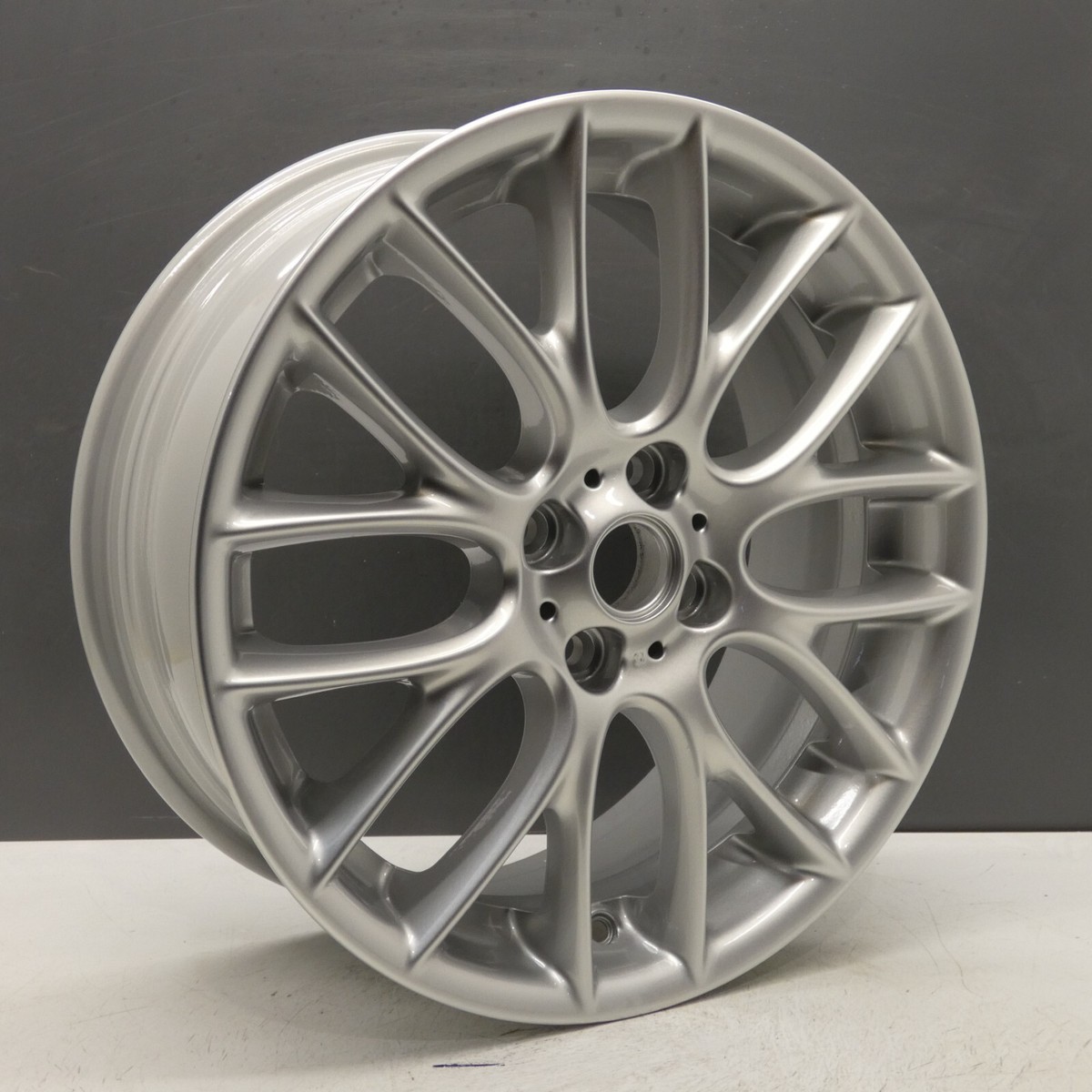 MINI R56 R57 SILVER 17