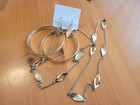 NEW GOLD TONE EMBOSSED LEAF ENDLESS NECKLACE 4 BANGLES DANGLE EARRINGS SET -36" — photo 2