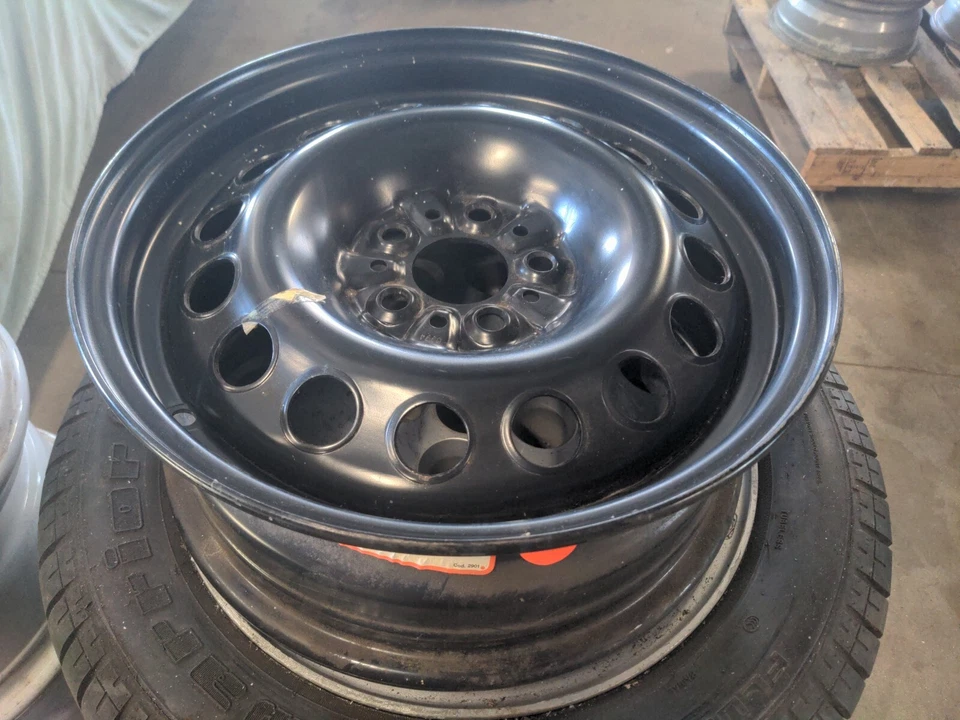 NOS 91-95 Alfa Romeo 164 Factory OEM Steel Wheel Rim 15" 60543191 - image 2 of 4