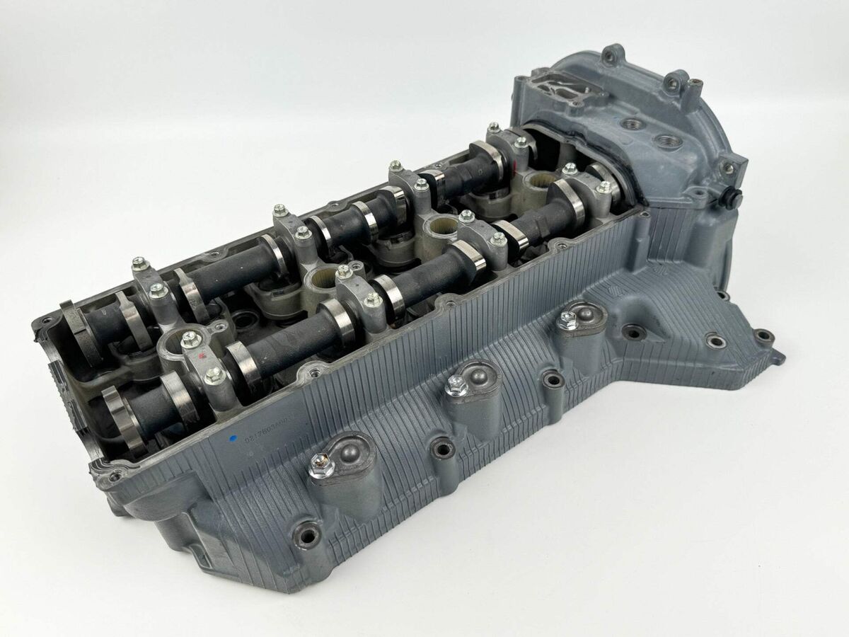 2017 Suzuki 175 HP 4 Stroke Outboard Cylinder Head 11101 2017 Suzuki 175 HP 4 Stroke Outboard Cylinder Head 11101
