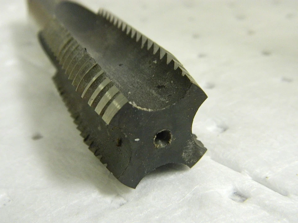 Greenfield Threading Standard Hand Tap HSS 1-1/4 - 7 UNC H4 4FL 308556 - Image 2 of 4