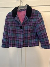 Vintage 3/4 Women  s Winter Wool Coat, Lined Inside W/ Velvet Buttons And Collar