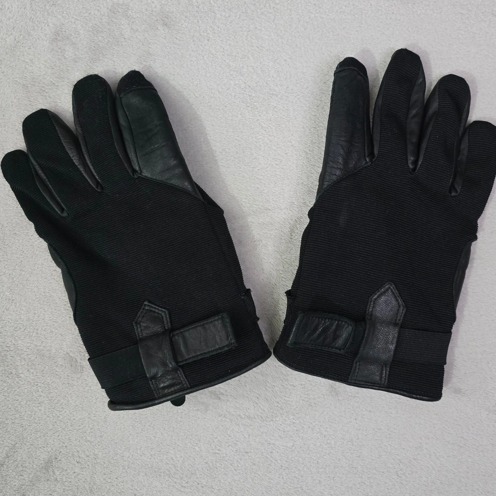 Vintage Men's Black Leather Thinsulate Insulated Winter Gloves Size L
Opens in a new window or tab