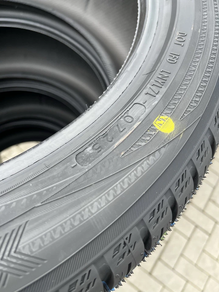 4x NEU 245/45 R19 102V XL Yokohama Advan Winterreifen V907 NEU MO1A DOT0725 - Bild 2 von 4