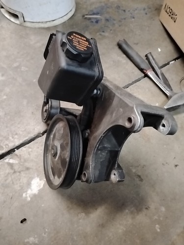 2003 Dodge Durango Power Steering Pump Reservoir And Idler And Aluminum Bracket - Picture 5 of 19