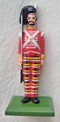 Vintage William Grant & Sons SCOTTISH HIGHLANDER SOLDAT Figur + Sockel 6 cm NEU