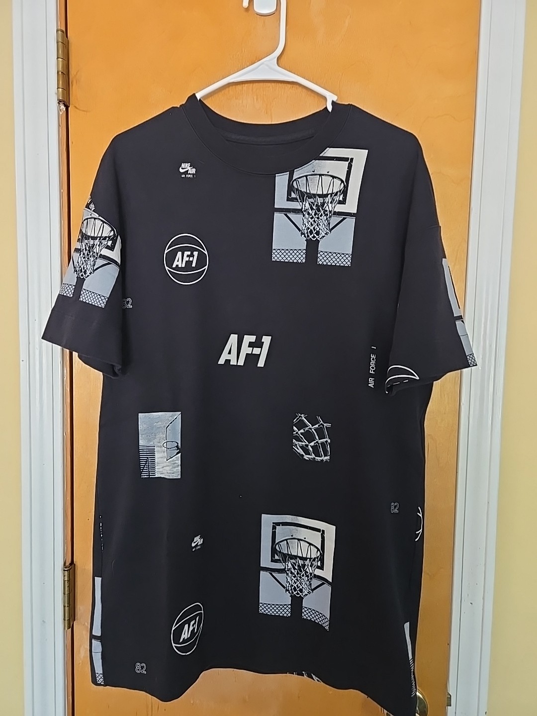 Picture 2 of 6