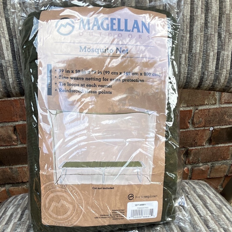 Magellan Outdoors Green Mosquito Net 39x59x79 in Reinforced Tie Loops FSMGCE7003