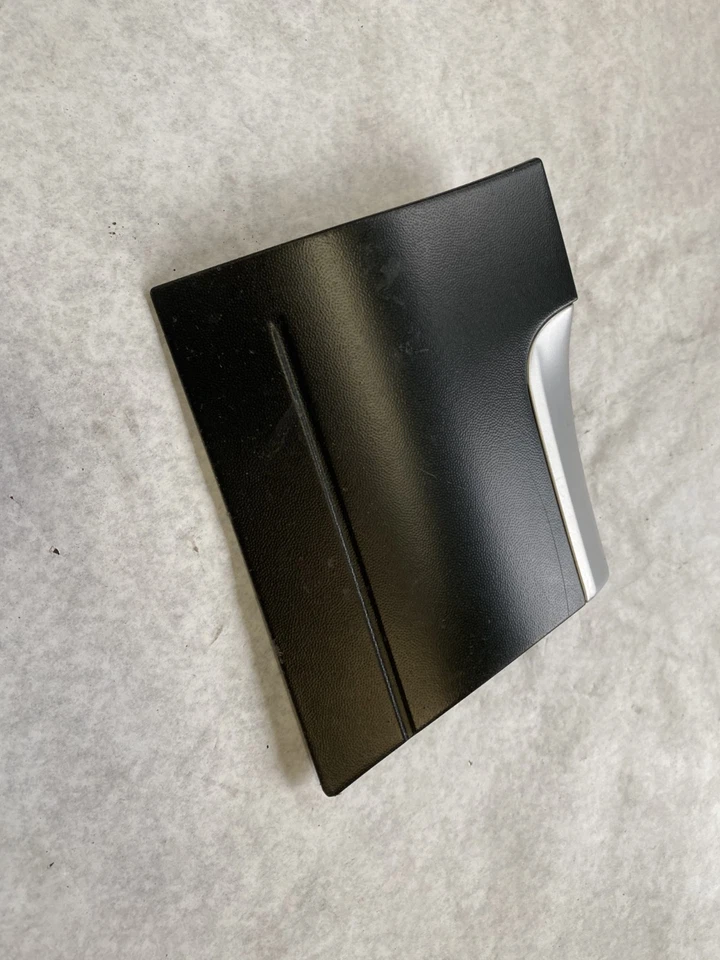 Cubierta de embellecedor inferior izquierda para guardabarros Porsche Cayenne T50719 2003-2010 LH 7L5854959 OEM Foto 2 de 4