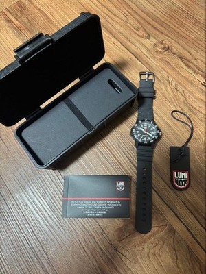 Luminox 0300 Series XS0301.L Quartz Watch Black Dial 100m Diver Carbon Case