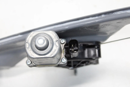 2015-2022 CHEVY COLORADO REAR RIGHT SIDE DOOR WINDOW REGULATOR W/ MOTOR OEM - Picture 4 of 6