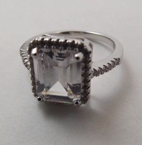 Gorgeous Sterling Silver & Rhinestone Ring - Size 7-3/4" - Picture 3 of 12