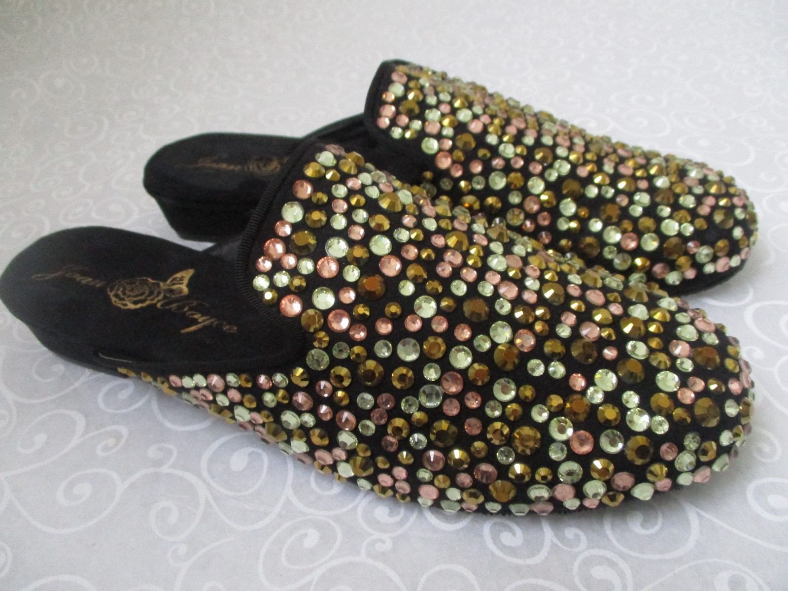 JOAN BOYCE MULTI-COLOR RHINESTONE SLIDES Schuhe SIZE 8 1/2 W - NEU JOAN BOYCE MULTI-COLOR RHINESTONE SLIDES Schuhe SIZE 8 1/2 W - NEU