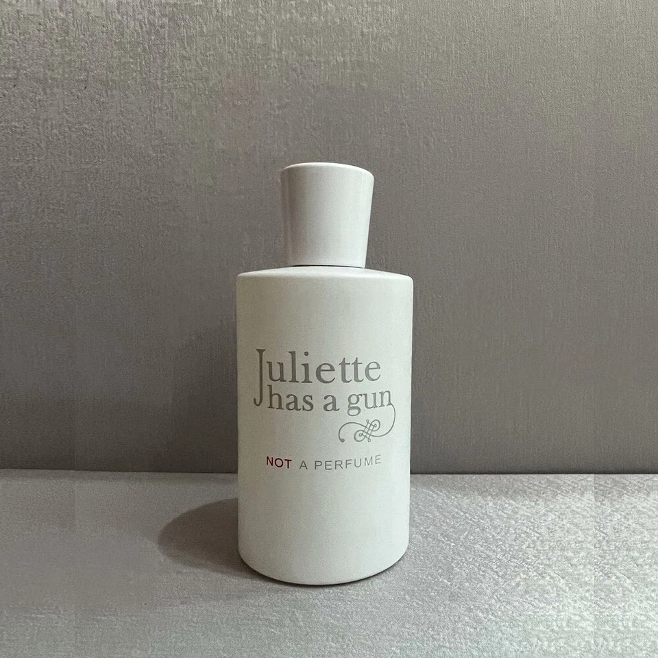 Juliette tiene una pistola✨ NO ES UN PERFUME 100 ML NUEVO Foto 2 de 4