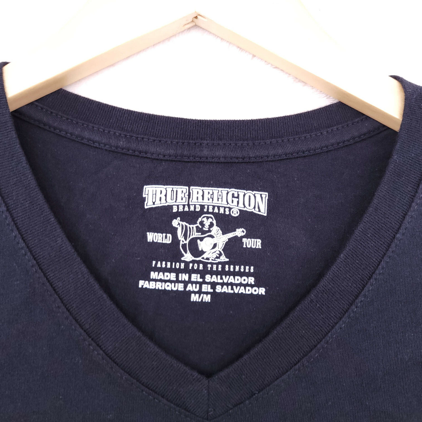 True Religion Classic Horseshoe Logo V-Neck Men's Size M Black Cotton T-Shirt thumbnail 2