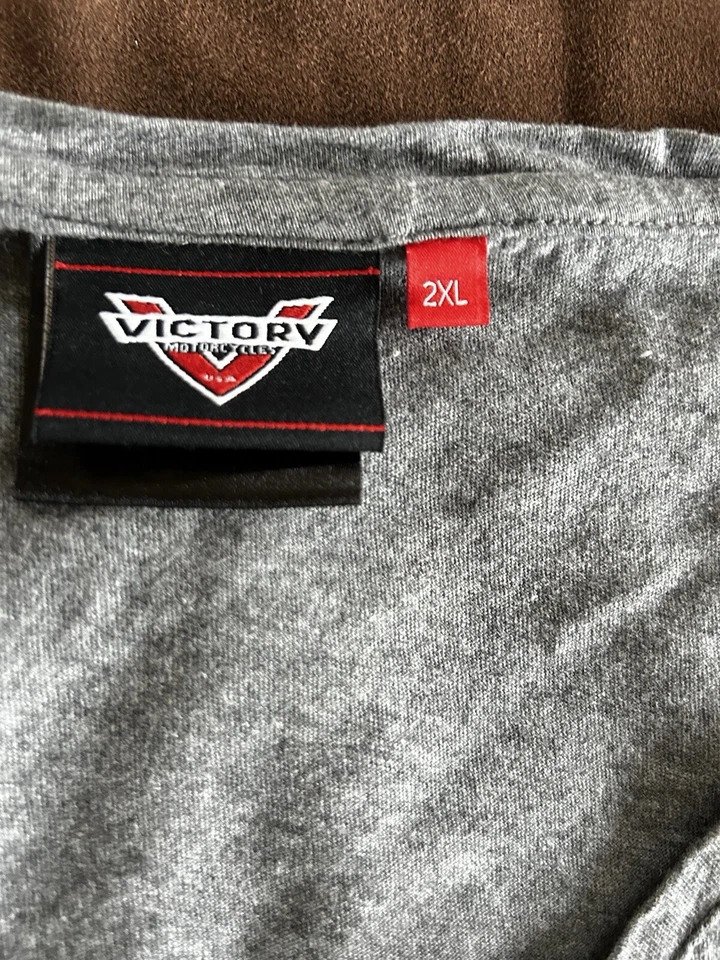 Camiseta gris lentejuelas Victory Motorcy para mujer talla 2xl Foto 3 de 4