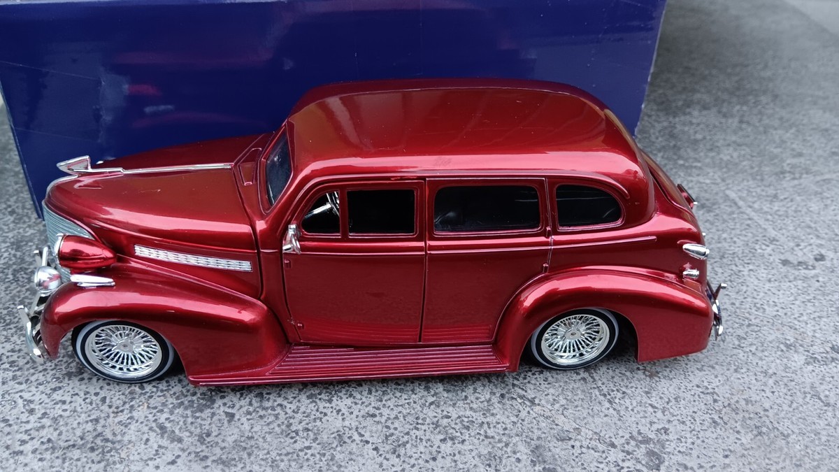 ミニカー JADA TOYS 1939 CHEVY MASTER DELUXE Jada 1939 Lowrider Chevy Master Deluxe,1/24 Collectors Club