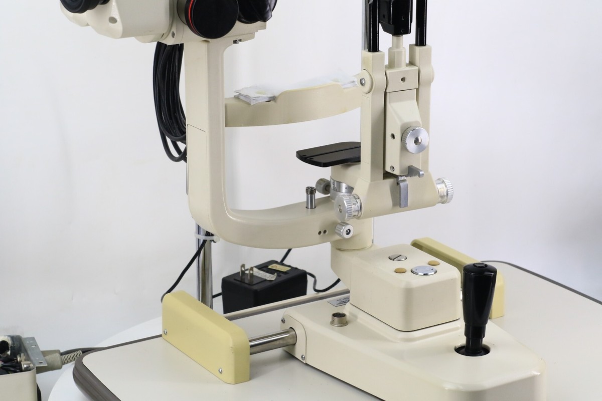 TOPCON SL-7F SLIT LAMP/VIDEO/STEREOSCOPIC MICROSCOPE 708139 TOPCON SL-7F SLIT LAMP/VIDEO/STEREOSCOPIC MICROSCOPE 708139