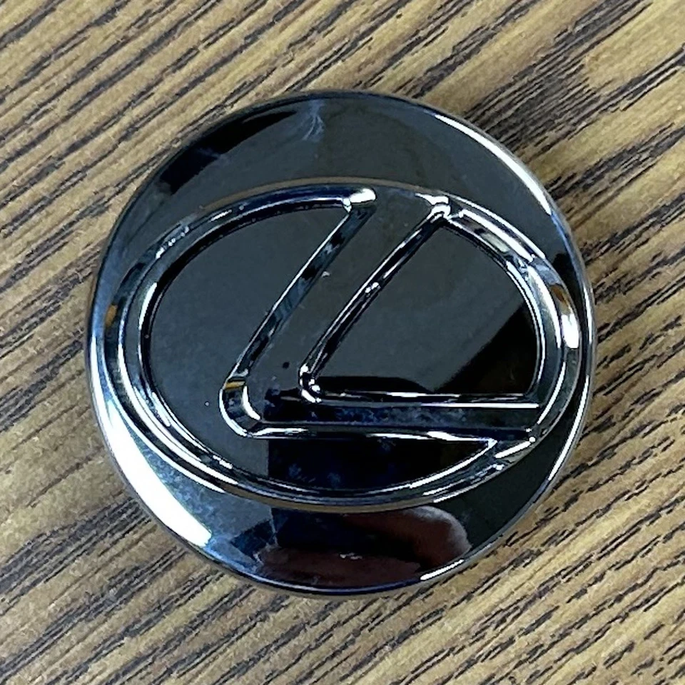 Juego Tapa Central Cromo 2 1/4" Lexus CT200h #42603-76010 Foto 2 de 2