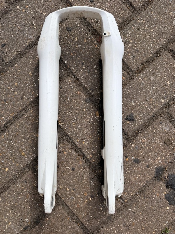 SR Suntour XCR 26” Suspension Fork Lowers White SF11-XCR-DS-26-LO Spares