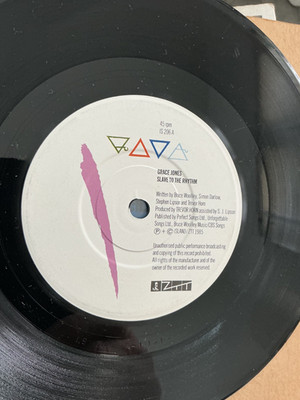 .  Grace Jones. Slave to the rhythm. 7  vinyl.  1985. ZTT. . records.