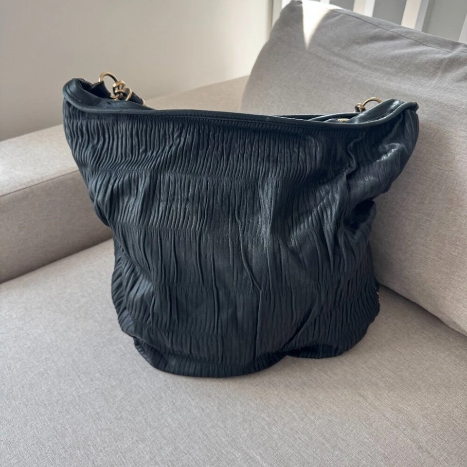 Burberry Prorsum Black Leather Crinkle Texture Large Tote Shoulder Hobo Bag Gold - Image 4 of 4