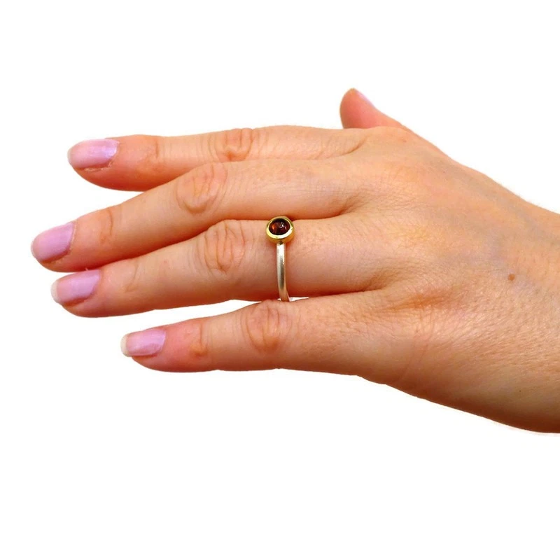 Stapelring mit tiefrotem Turmalin in 750er Gold –, letztes Einzelstück - Bild 2 von 4