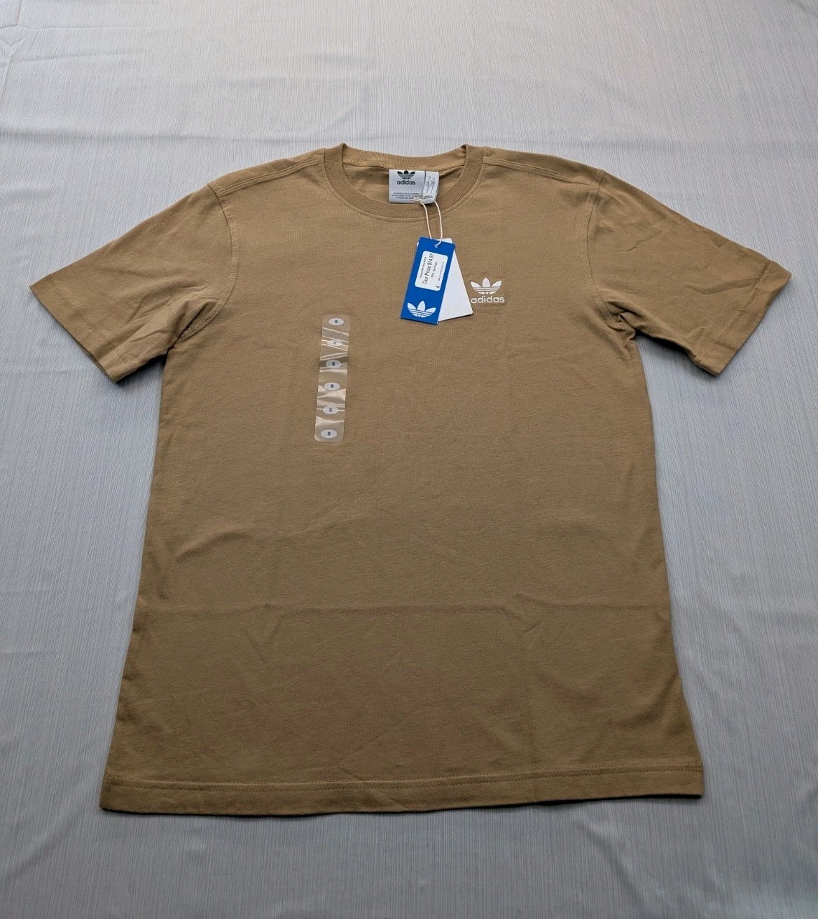 New Men's Adidas Trefoil Essentials Tee Shirt Size Small Mens TShirt Tan Khaki