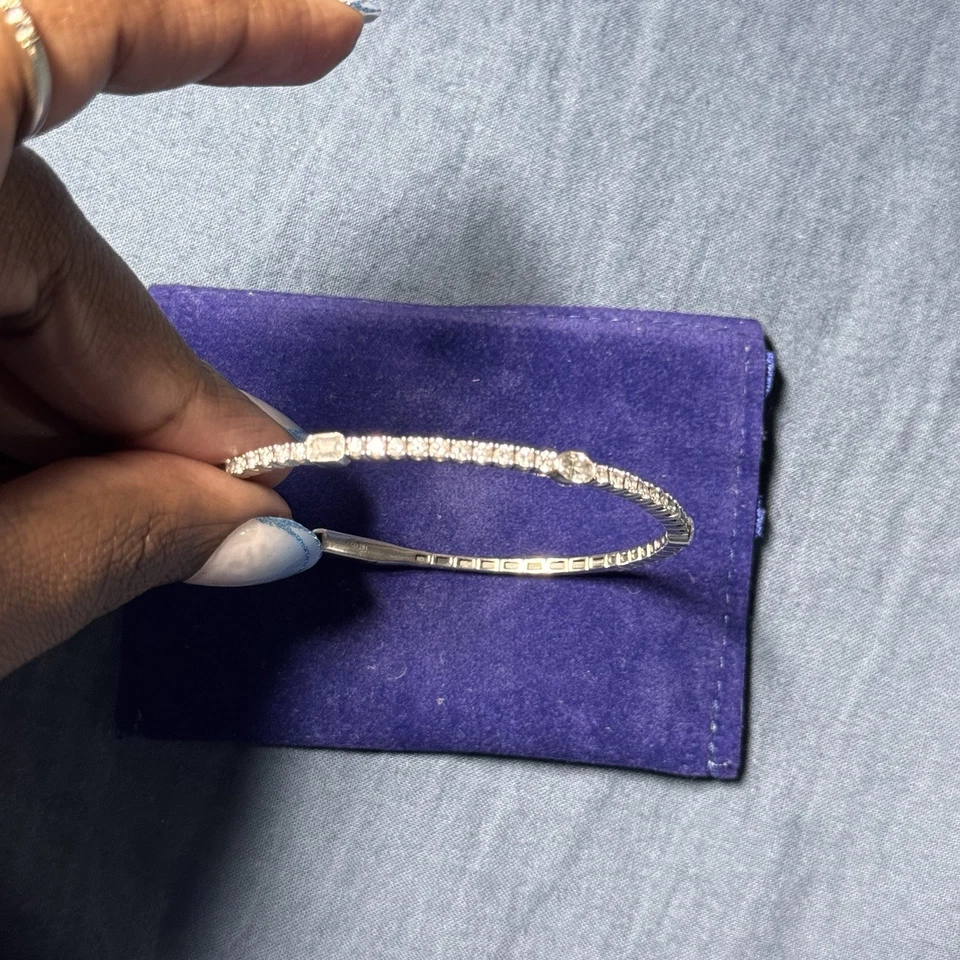 Brazalete flexible de diamantes de laboratorio de 2,5 quilates de oro macizo de 14 k Foto 3 de 4