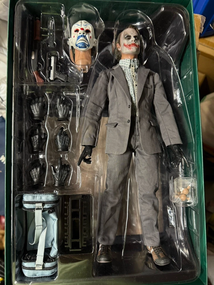 Hot Toys The Dark Knight Joker Bank Robber 2.0 MMS249 ¡COMO NUEVO!! Foto 3 de 4