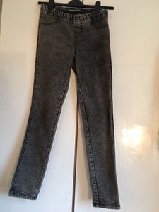 dark grey jeggings