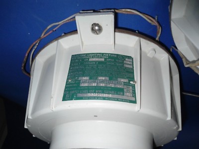  Lighting Fixture For Hazardous Areas Associated Electric VMP150LXGG-8 150W used