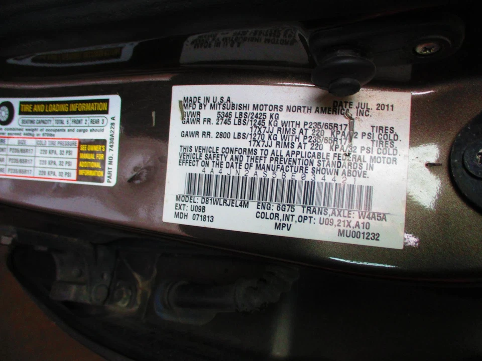 Manija de puerta exterior delantera izquierda usada se adapta a: Mitsubishi Endeavor 2011 montaje doo Foto 2 de 4