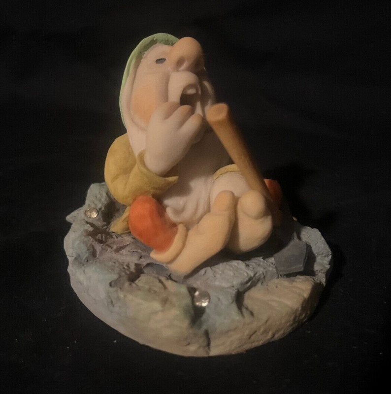 Disney, Arden Sculptures Snow White, Sleepy, #SN017 Figure w/box + COA