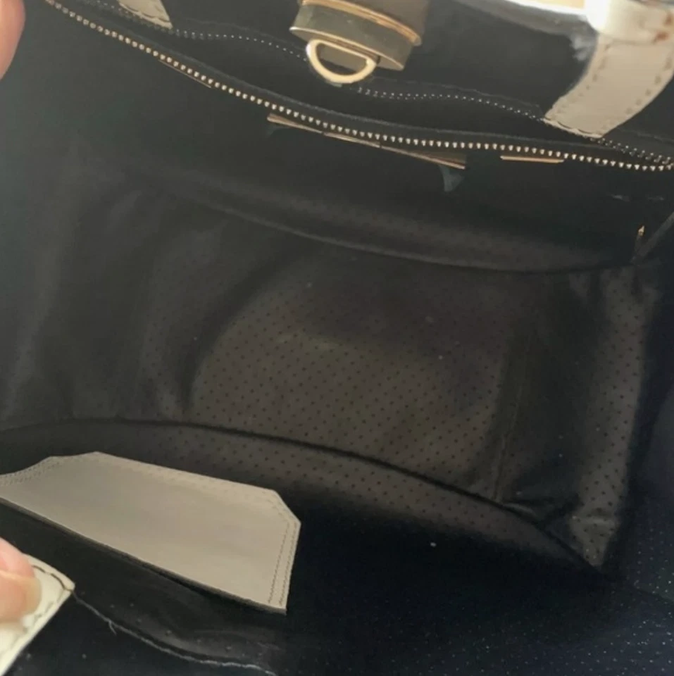 VBH Vault Piccola - Vitello Premium Negro/Vitello - $2650 Foto 3 de 4