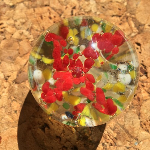 Vintage Confetti Trumpet Flowers Glass Paperweight - Picture 4 of 8