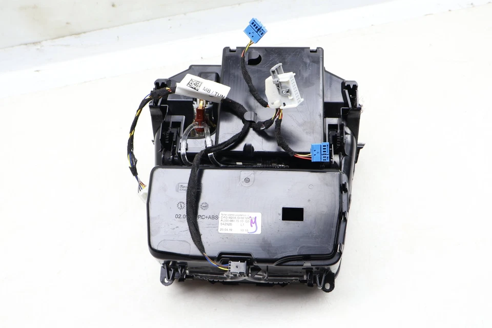 2016-2019 MERCEDES-BENZ GLC300 - Front Center Console CUP Holder / Ashtray - Image 4 of 4