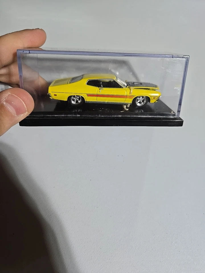 Ford Torino 71 2000 Hot Wheels 100 % caja negra cupé amarillo con capó negro y RR CASI NUEVO Foto 4 de 4