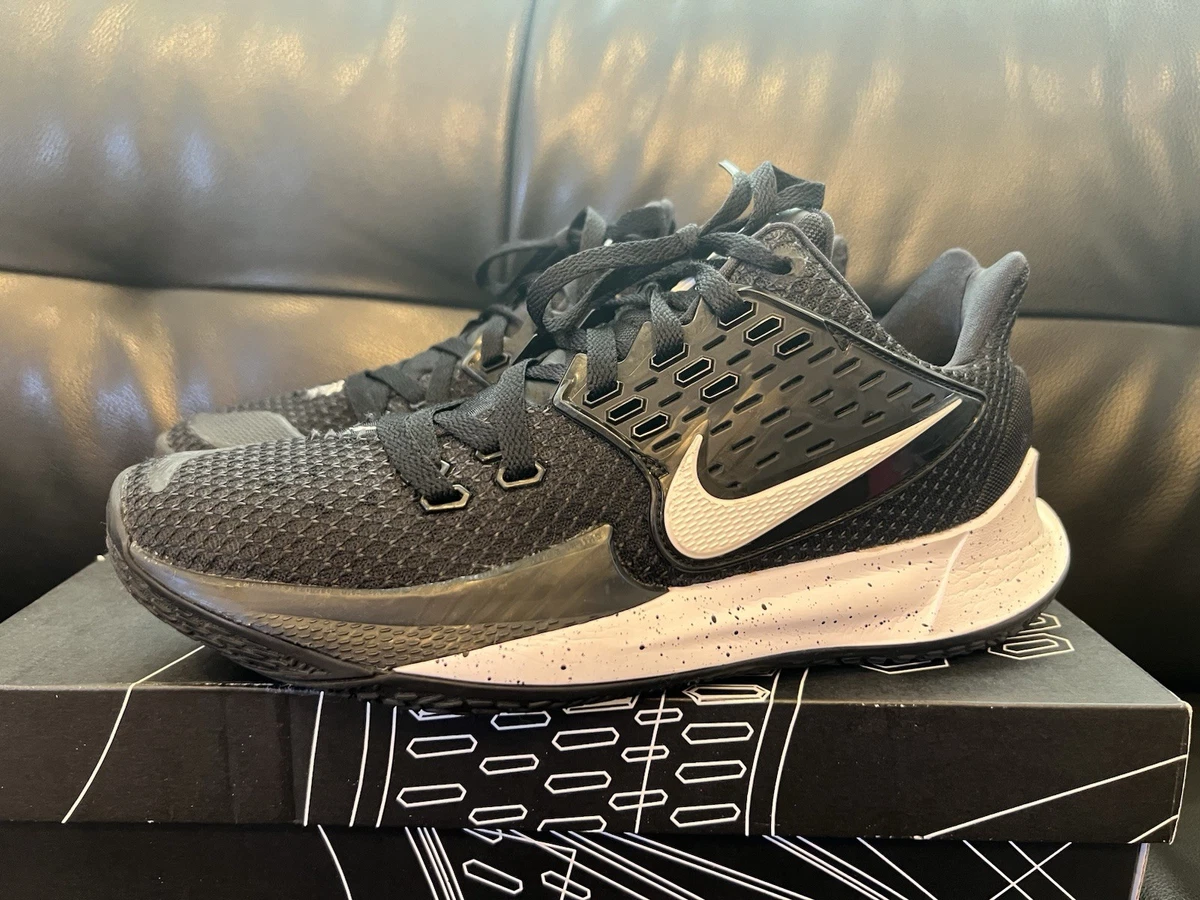 Preços baixos em Nike Kyrie 2 Low Black | eBay