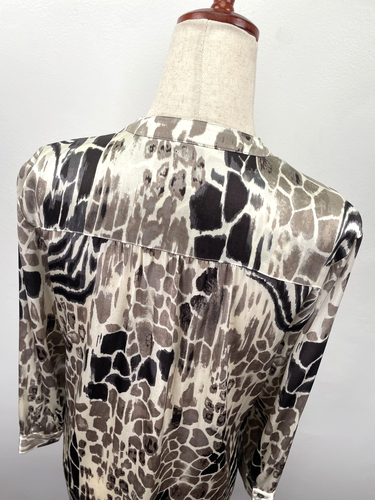 Adrienne Vittadini Shirt Women Medium Animal Print Silk Button Up Top Long Tunic - Picture 7 of 16