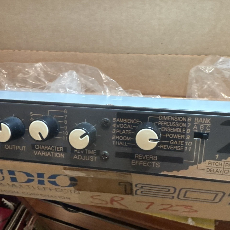 Zoom Studio 1201 - Vintage 1990s Dual Channel Multi Effects Processor, Inc. PSU - Image 4 of 4