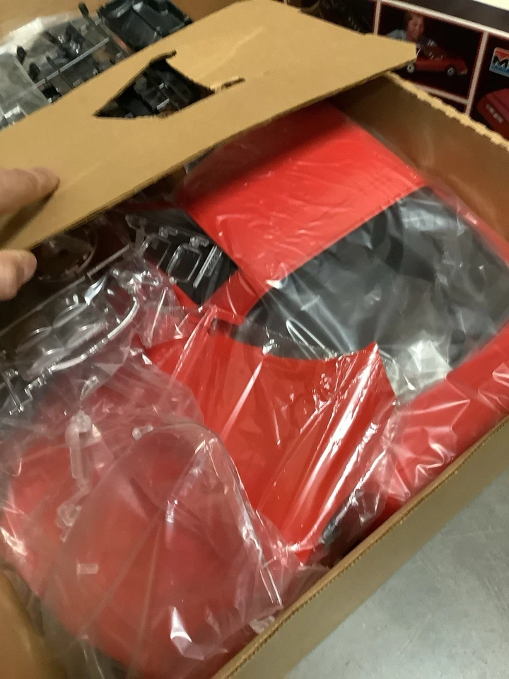 1984 Monogram 1/8 Scale 1985 Corvette Coupe Model Car Kit #2608 New Open Box - Image 2 of 4