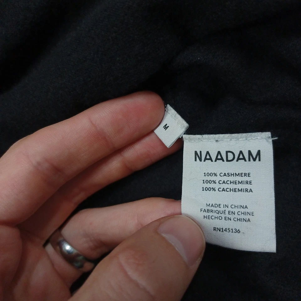 Vestido Naadam Feminino Médio Preto Cashmere Malha Maxi Manga Curta Puxador - Imagem 4 de 4