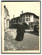 Grèce, Verria, Un prêtre orthodoxe  Vintage silver print. Série des photos sur l
