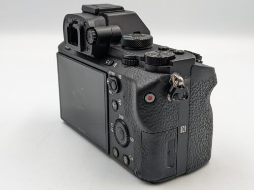 Sony Alpha a7 II 24.3MP Mirrorless Digital Camera Body ILCE7M2/B y175 - Picture 7 of 18