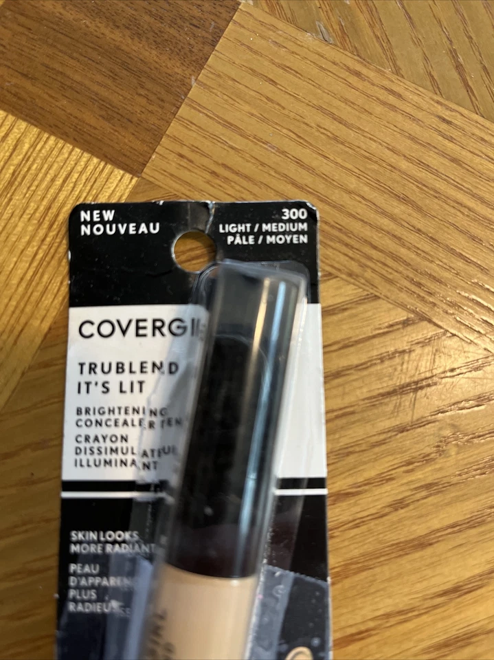 (1) CoverGirl TruBlend It's Lit Brightening Concealer ~ #300 Light/medium S - Изображение 2 из 3